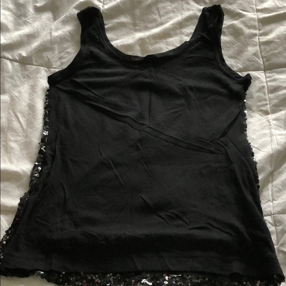 Beautiful Banana Republic Black tank XS never worn - Picture 3 of 3